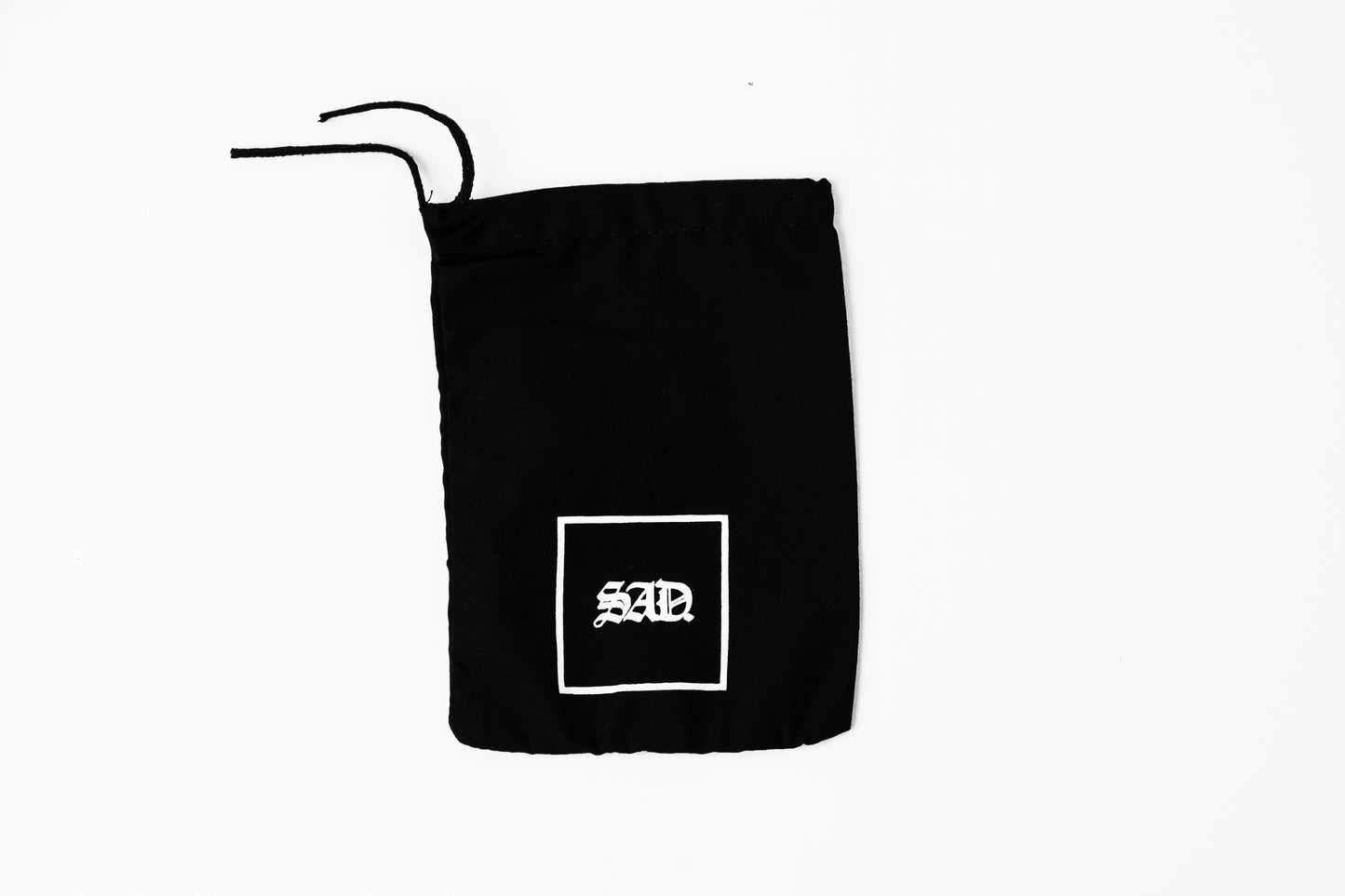 FACADE // ANTI FLASH WHITE