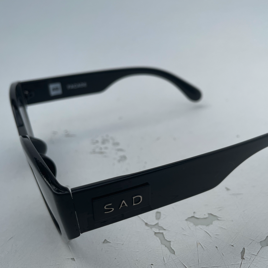 FACADE // GLOSS BLACK